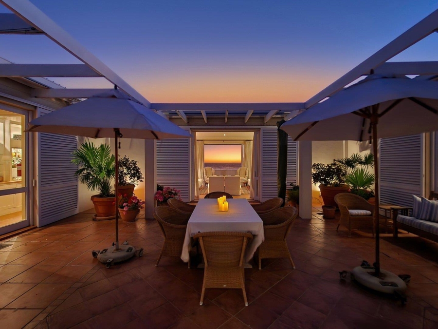 6 Bedroom Property for Sale in Bloubergstrand Western Cape